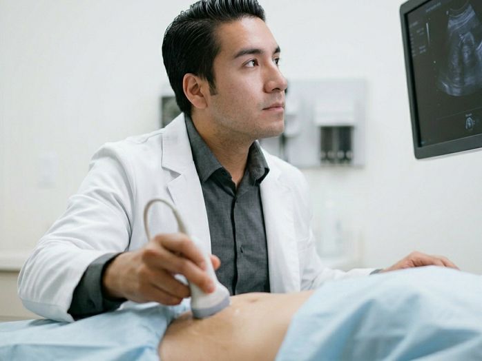 Dr. Jose Luis Condori - Médico Ecografista